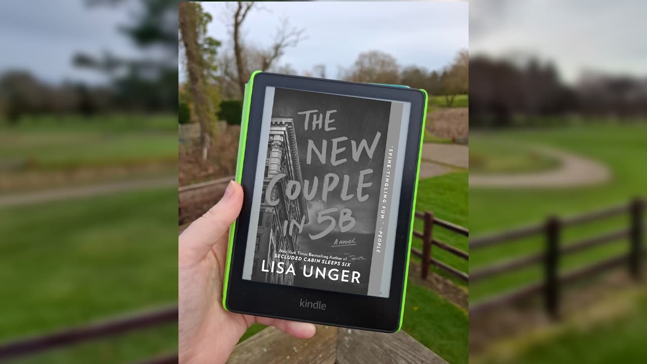 The New Couple in 5B by Lisa Unger